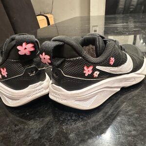 Little Girl Nike Star Runner Sneakers